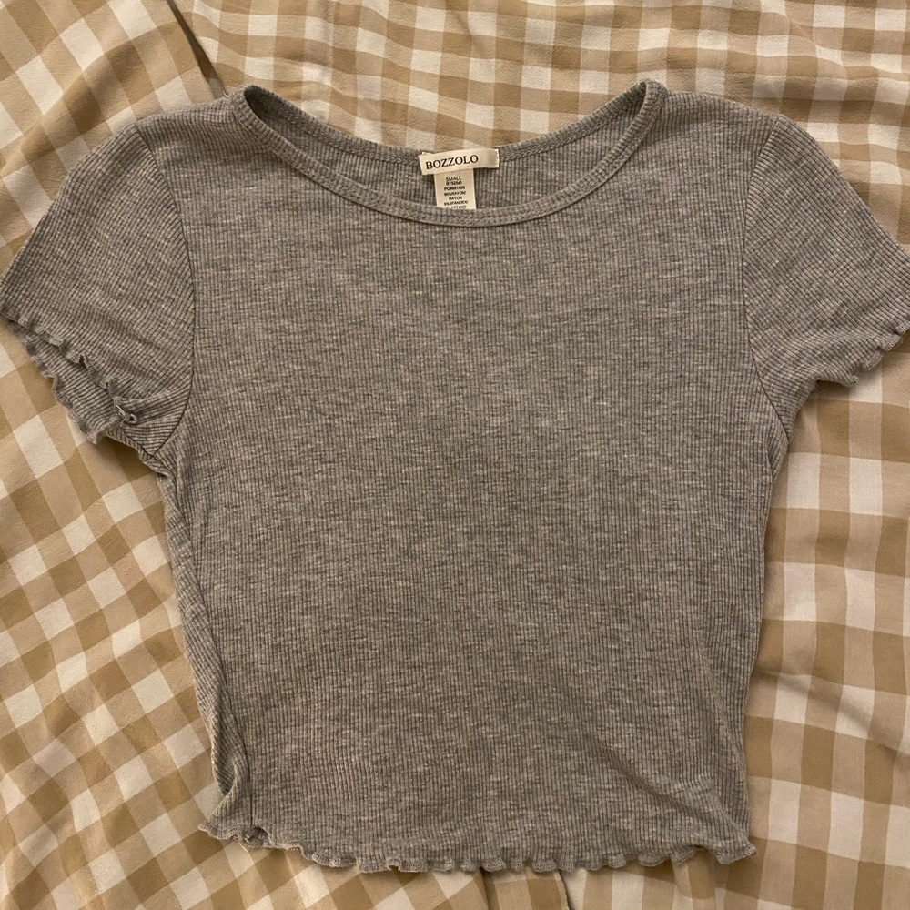 Ruffle crop tee